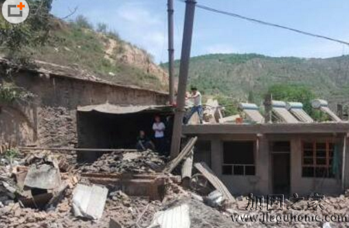 吳起一農(nóng)家小院鍋爐爆炸煙囪炸飛50米2人受傷